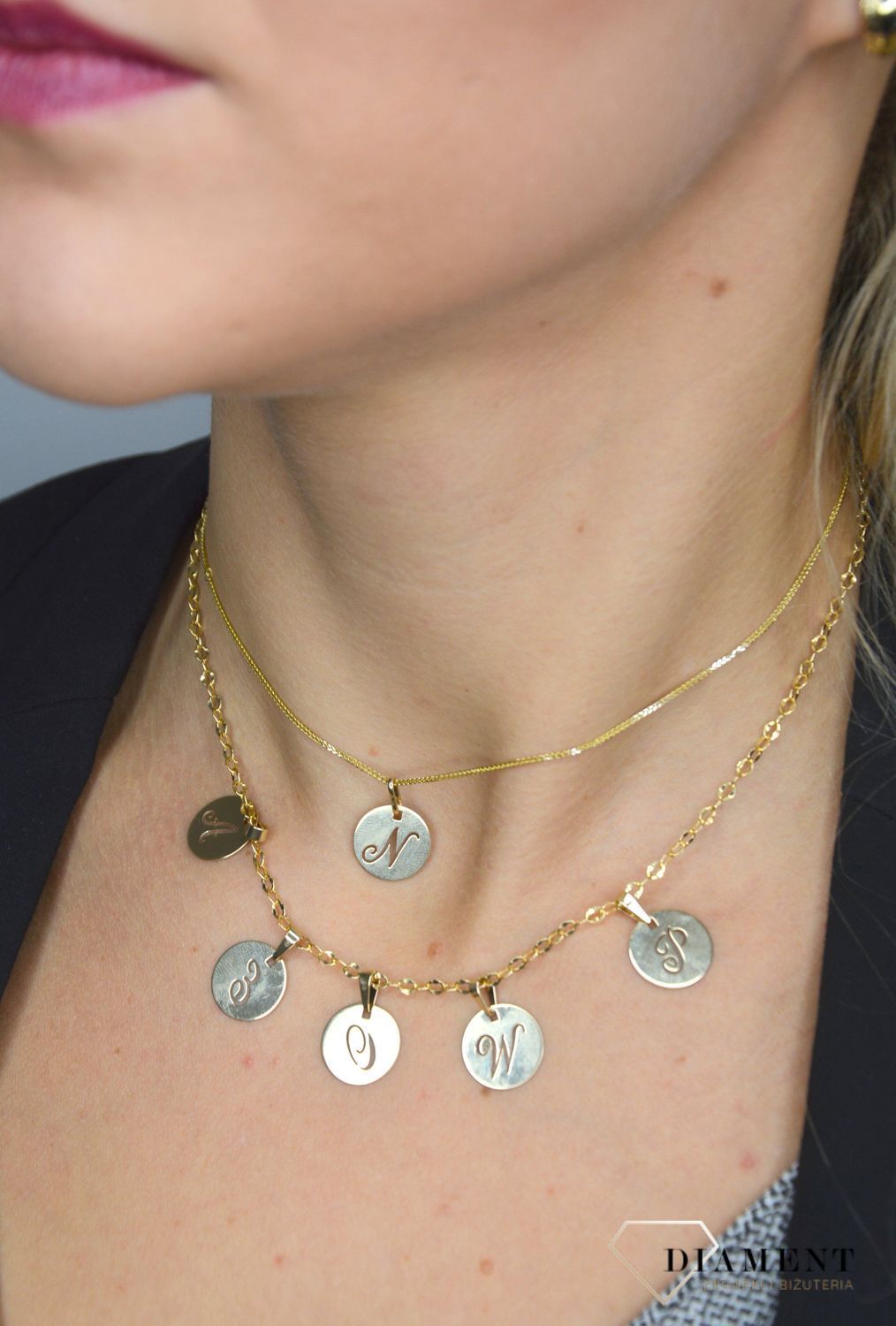 Zawieszka okrągła z wyciętą literką O ZA 4978O.jpg